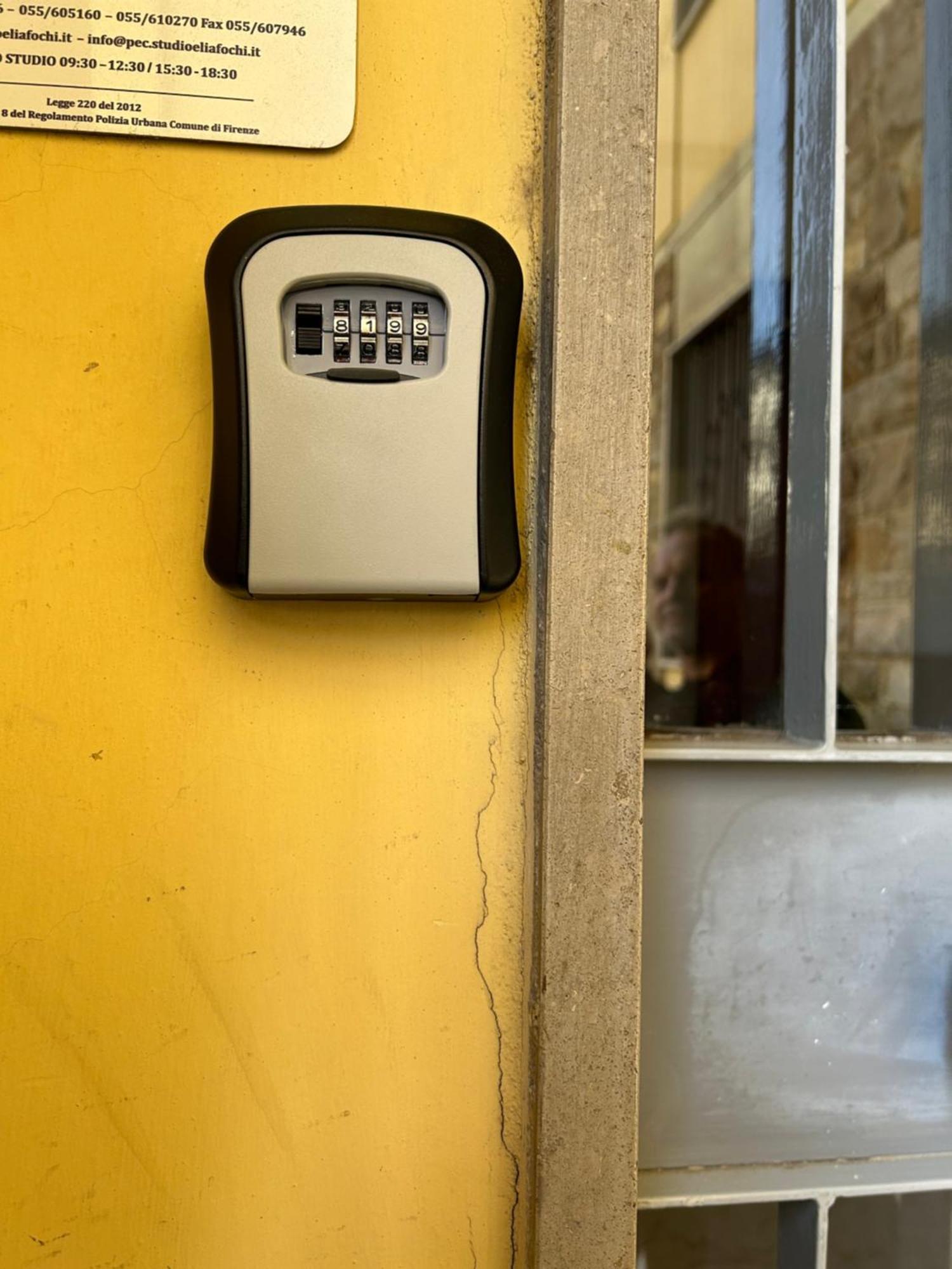 Appartamento Incantevole Con Patio Florencia Exterior foto